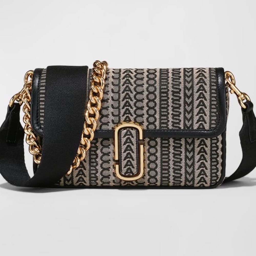 Marc Jacobs crossbody and shoulder bag.